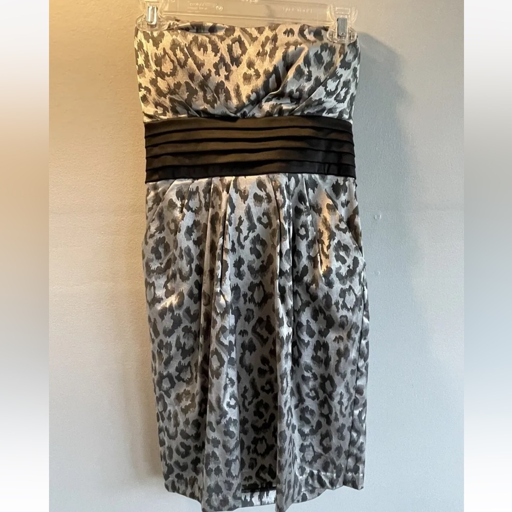 NEW: Snap Women Dress, Strapless